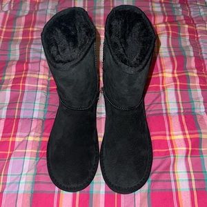 New Women’s Size 6 Black 9” Tall Lamo Suede Boots.